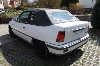 Opel Kadett 1.6i cabrio Bertone. - 7