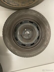 4x zimní Nokian 185/65 R15 pneu včetně plechového disku - 7