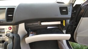 Subaru Legacy IV 3.0 H6 - 7