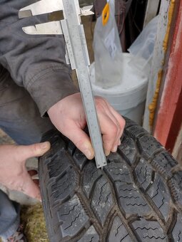 Prodám sadu kol 235/85 R16C - 7