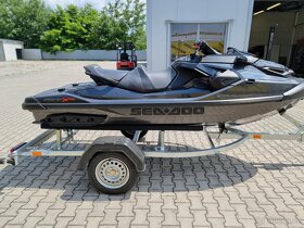 Sea-Doo RXT XRS 3-up 300hp Audio černý - 7