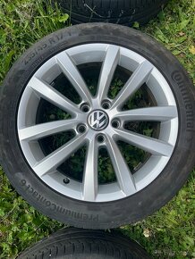 Prodám alu Volkswagen 5x112 r17 letní pneu 235/45/17 - 7