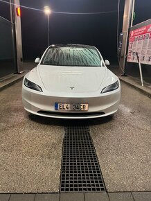 Tesla novy model 3 - 7