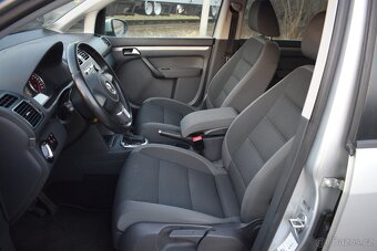 Volkswagen Touran 1,4 TSi DSG PO SERVISU,7MÍST - 7