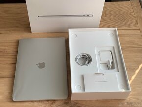 Apple MacBook Air 13,3" / M1 / 8GB / 512GB / stříbrný - 7