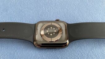 Apple Watch Series 7 45mm Cellular Grafitový nerez - 7