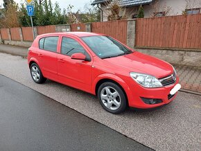 Benzínová Opel Astra 1.6...rok 2008 - 7