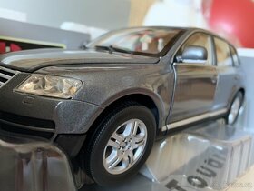 Model Bburago 1/18 Volkswagen Touareg limitovaná edice VW - 7