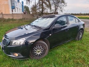 Chevrolet Cruze 1.8 benzín sedan 2012 - 7