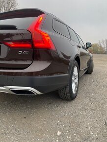 V 90 CROSS COUNTRY TOP STAV - 7