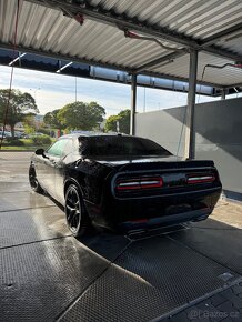 Dodge challenger 5.7 rok 2022 najeto 26 tis km - 7