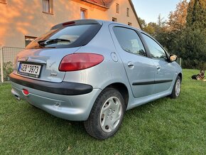 Peugeot 206 1.4 benzín - 7