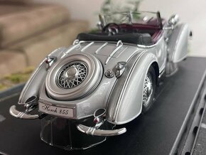 1:18 1939 HORCH 855 Roadster - Silver/Purple - SunStar - 7