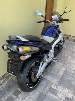 Suzuki GSR 600 - 8