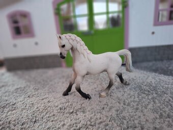 Stáj s koňmi schleich - 8