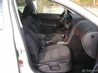 Škoda Octavia II 1.6 TDi DSG-Combi - 8