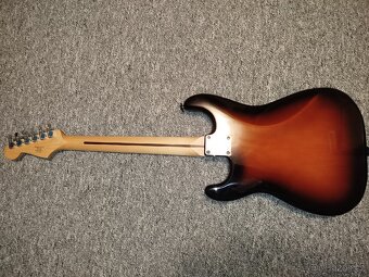 Elektrická kytara Squier by Fender Sonic Stratocaster - 8