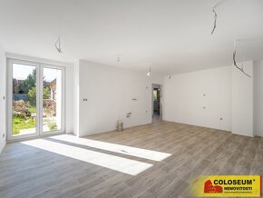 Hevlín, novostavba RD 4+kk, 132 m2, podlahové topení, zahrad - 8