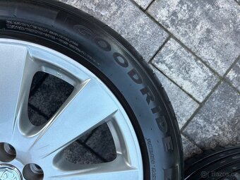 Alu kola Toyota 215/50 R 17 - 8