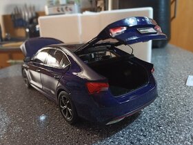 Škoda Octavia IV. PRO. 1:18 . - 8