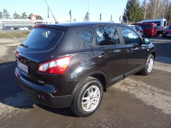 Nissan Qashqai 1.5 dCi 81kW serviska, 2.majitel - 8