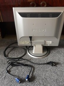 LCD  BAREVNÝ  MONITOR  ZN.  PHILIPS  220 V.  19.3 - 8