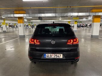 Volkswagen Golf GTI 6 2.0 TSI manuál - 8