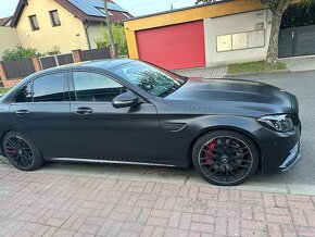 C63s AMG Performance + kompletní black paket.  4.0 BiTurbo V - 8