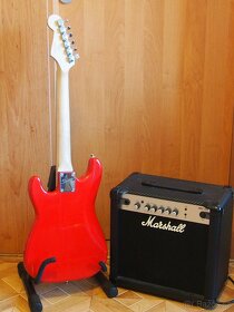 Squier Mini by Fender Stratocaster + kombo Marshall MG 15CF - 8