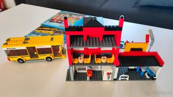 Lego 7641 - městské nároží - 8