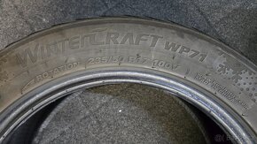 Zimní pneu Kumho 235/50 R17 - 8