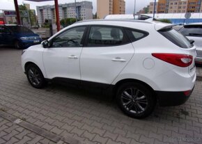 Hyundai ix35 1,7CRDi Xpossiible nafta manuál 85 kw - 8