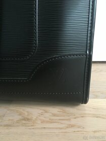 Kabelka Louis Vuitton Black Epi Leather GM Madeleine - 8