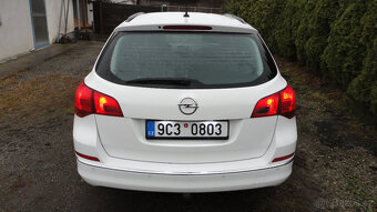 Opel Astra Sport Tourer SW 1.6 CDTI 100kw rok 2014 původ ČR - 8