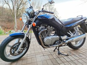 Suzuki Marauder 125 - 8