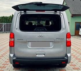 Pronájem Toyoty Proace pro 8 osob - 8