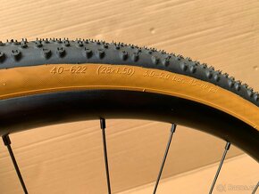 Kola DT SWISS Disc, NOVATEC 411+412 SP + SCHWALBE G-ONE 40mm - 8