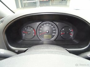 Hyundai H1 2.5 CRDi 8místné, bufik, tažné, postel - 8