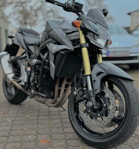 Suzuki gsr750 - 8