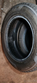 2 zimní pneumatiky PIRELLI 215/60R16 95H 7,00mm DOT 2023 - 8