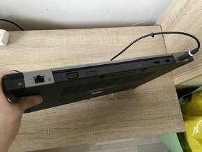 Dell Latitude E5570 - 8