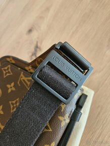 Louis Vuitton S lock Sling bag - 8