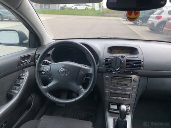 Toyota Avensis 2.0 VVT-I - 8