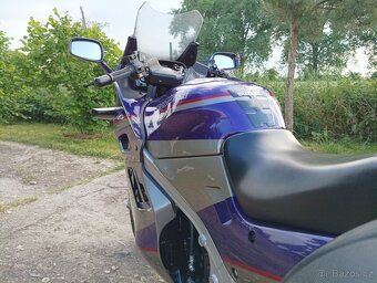 Suzuki GSX1100F - 8