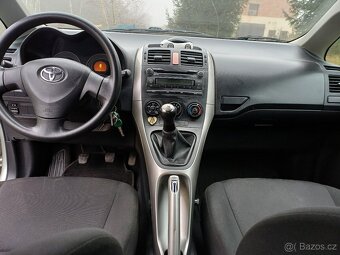 toyota auris 1,4 VVTi - 8