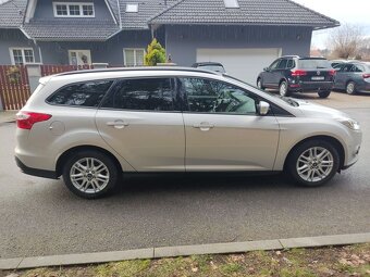 FORD FOCUS 1.0 i EcoBoost Titanium - 8