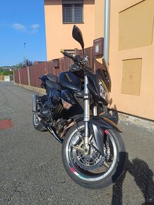 Kawasaki Z1000 - 8