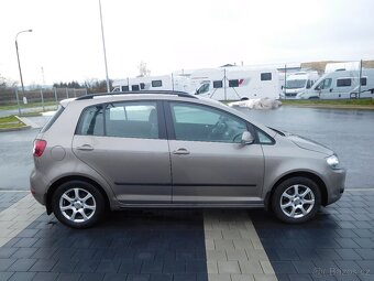 Volkswagen Golf Plus 1.6 TDi, 66 kW, Klimatizace - 8