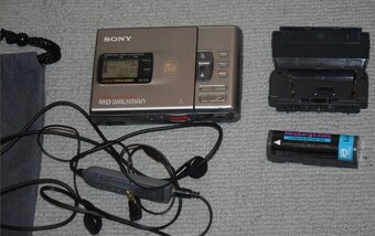 MD minidisc SONY MZ-R30, media, DO, sluch, manual,adapter AA - 8