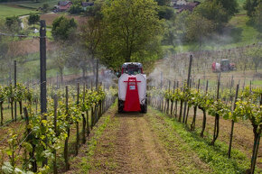 Nesený rosič AGP 120TN ventilátor uvnitř za malotraktor - 8